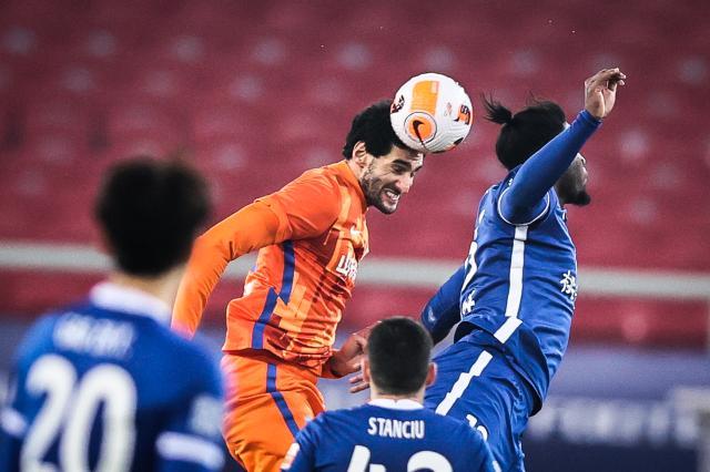 pg电子登录-中超争冠悬念依旧 三镇赛程稍占优海港或成搅局者