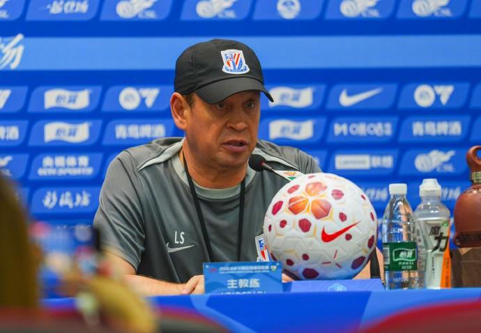 斯卢茨基：本场比赛很艰难，在把握机会方面我们做得非常好