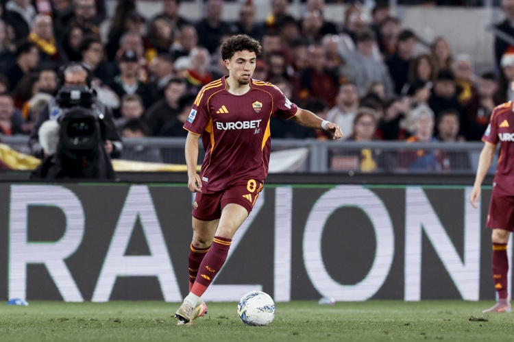 艾纳维：马伦的助攻太精彩了，我每天都在努力让自己变得更好